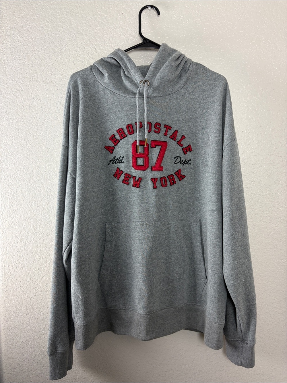 Aeropostale Men’s 87 Heritage Gray Pullover Hoodie with Red appliqué logo Size L